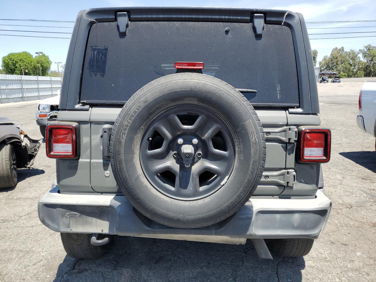2018 Jeep Wrangler Unlimited Sport VIN: 1C4HJXDG6JW297676 Lot: 63858435
