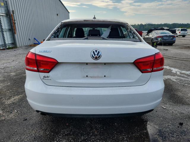  VOLKSWAGEN PASSAT 2013 Белы