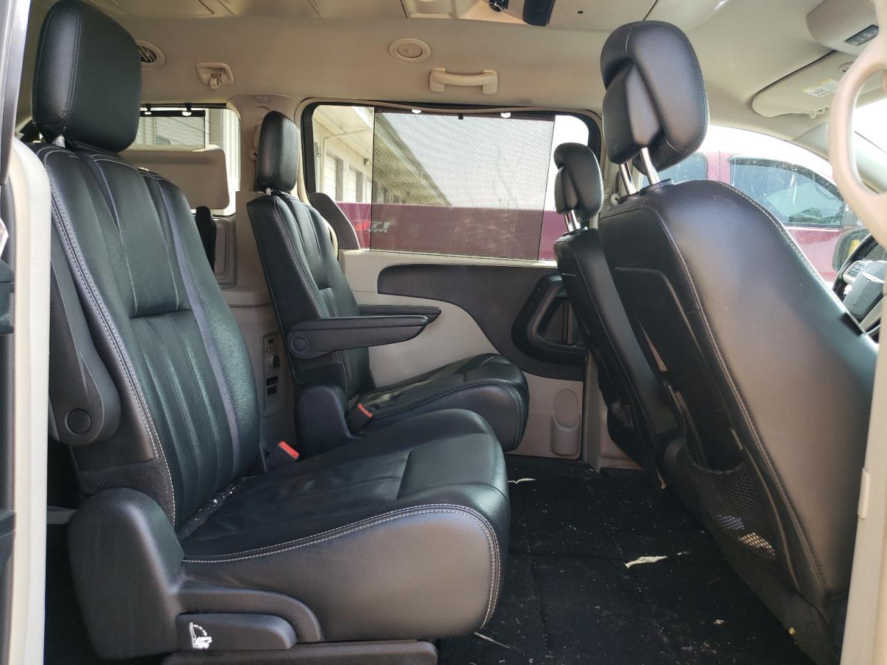 2015 Chrysler Town & Country Touring VIN: 2C4RC1BG7FR677348 Lot: 65769415