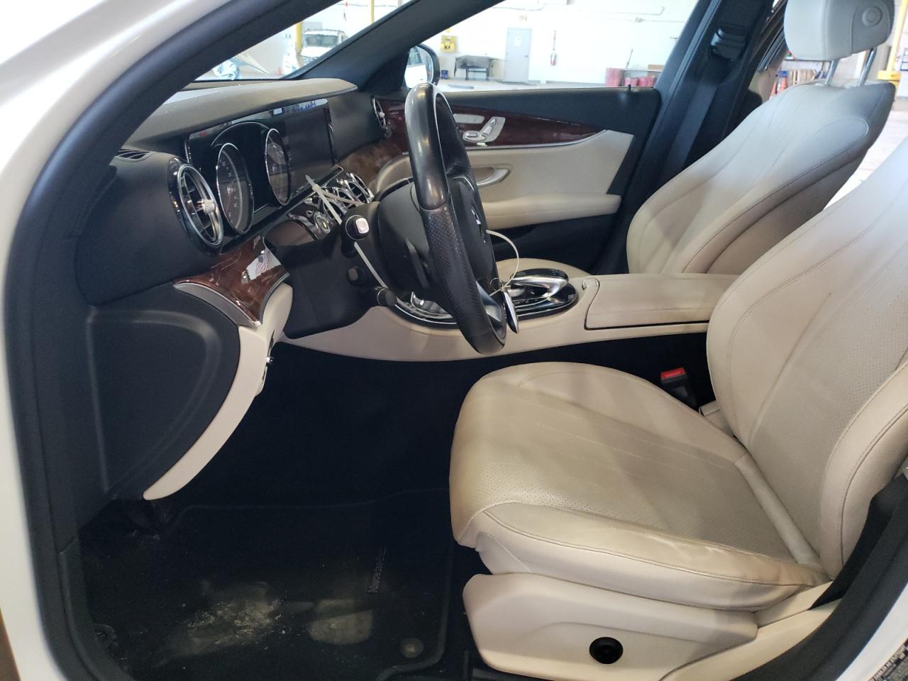 2017 Mercedes-Benz E 300 VIN: WDDZF4JB8HA058060 Lot: 64598975