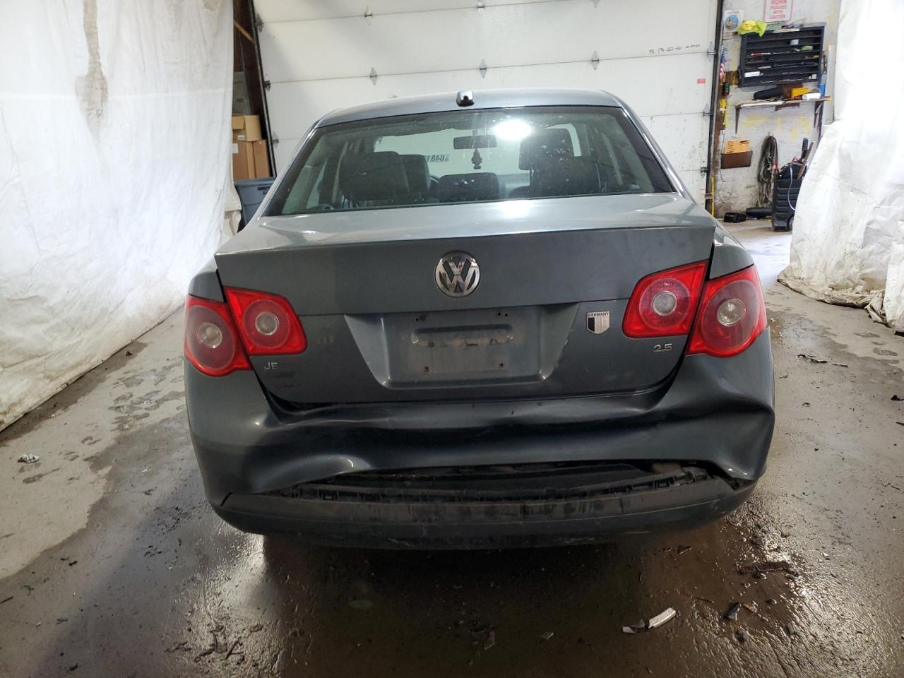 2006 Volkswagen Jetta 2.5 Option Package 1 VIN: 3VWSF71K36M713767 Lot: 64813395