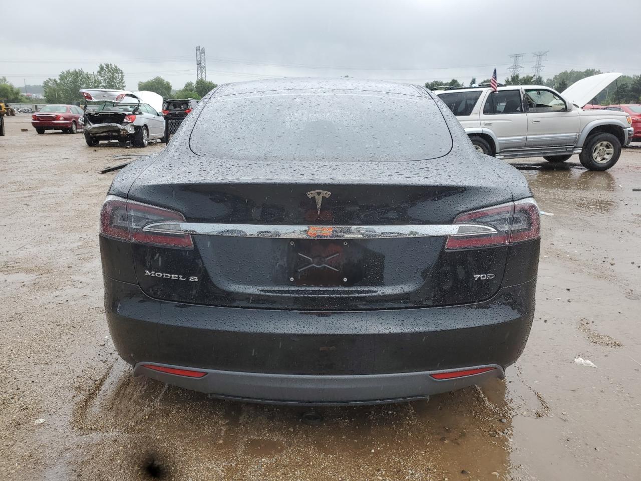 2015 Tesla Model S 70D VIN: 5YJSA1S23FF088028 Lot: 66876625