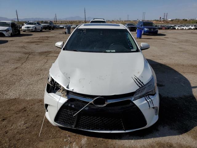  TOYOTA CAMRY 2015 Белы