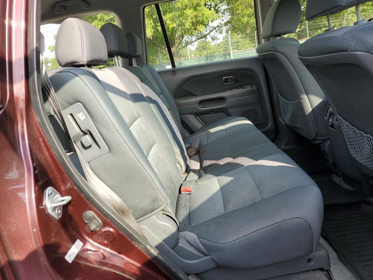 2007 Honda Pilot Lx VIN: 5FNYF28107B002692 Lot: 64353505