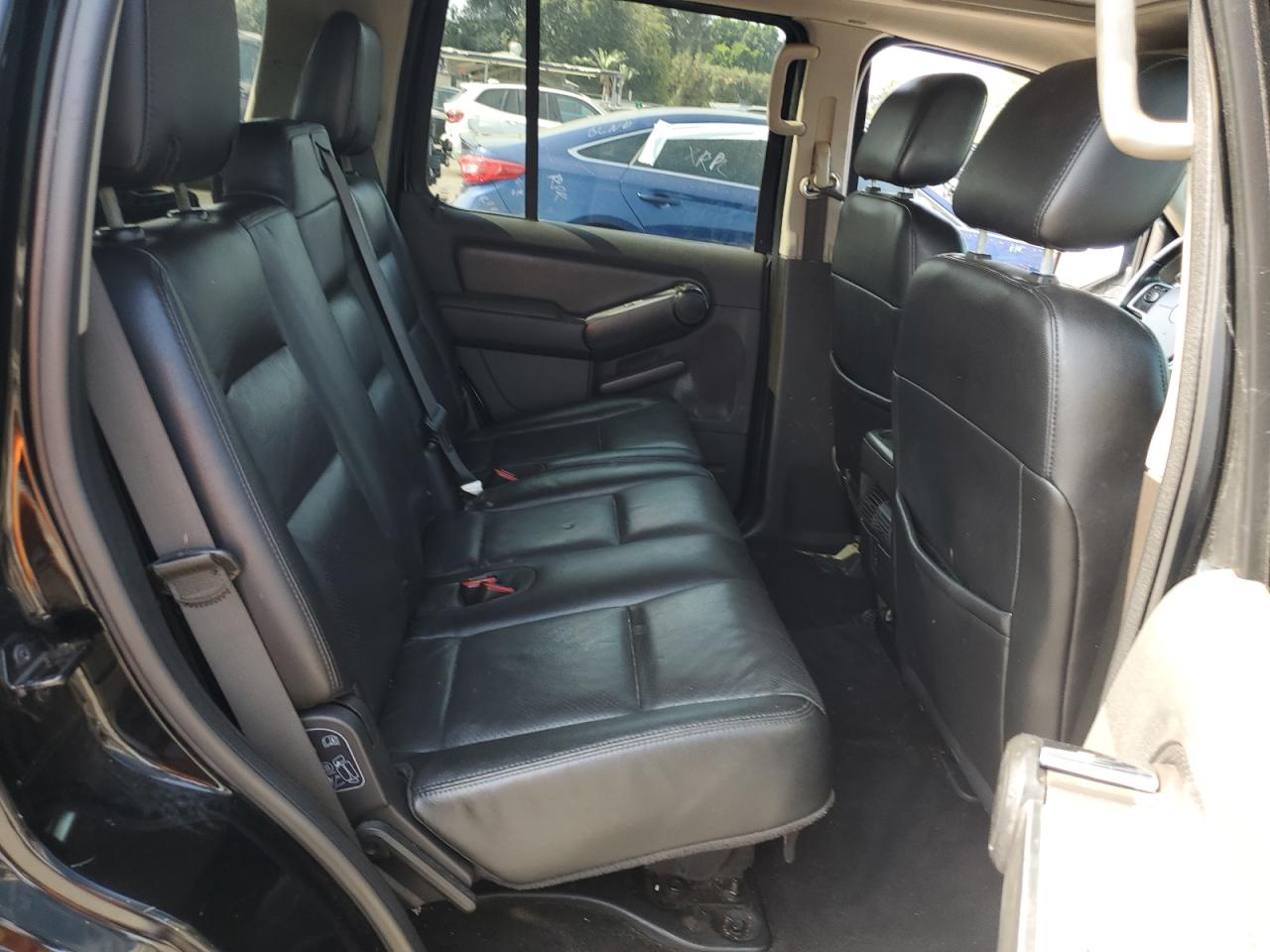 2008 Mercury Mountaineer Luxury VIN: 4M2EU37E88UJ01167 Lot: 63921145