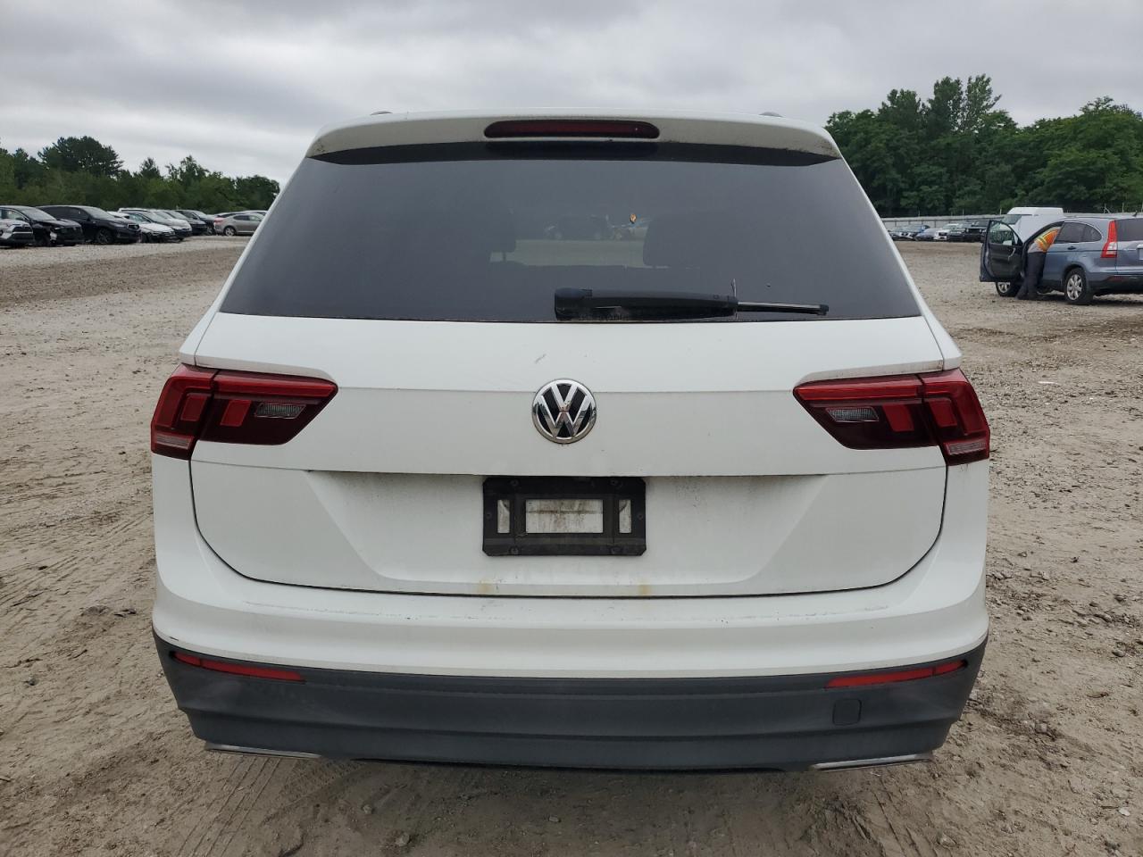 2018 Volkswagen Tiguan S VIN: 3VV0B7AX2JM063986 Lot: 64008315