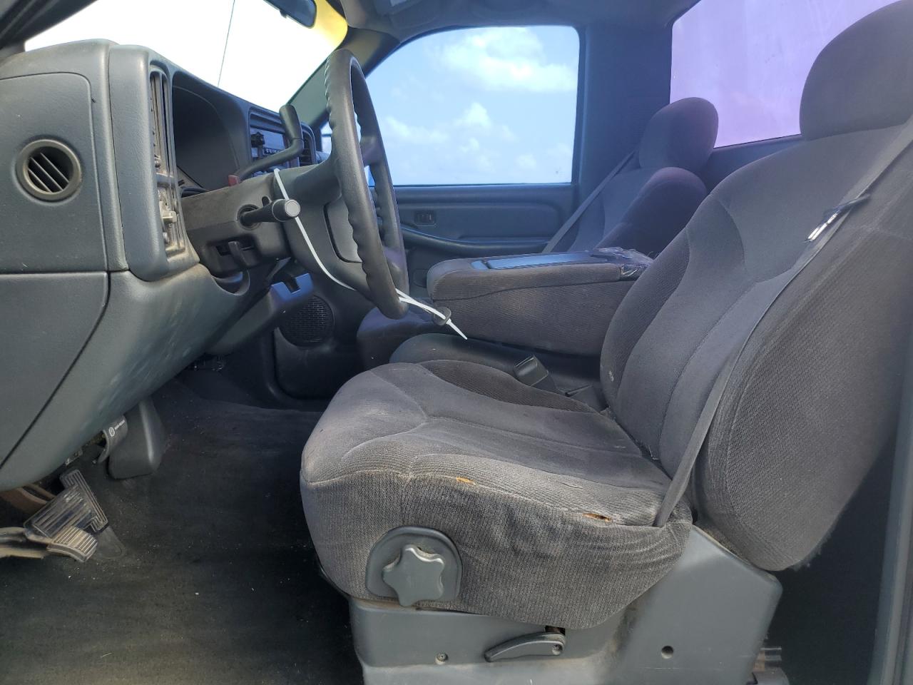 2000 GMC New Sierra C1500 VIN: 1GTEC14W7YE102038 Lot: 66498305