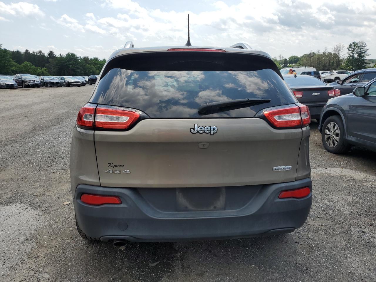2016 Jeep Cherokee Latitude VIN: 1C4PJMCB3GW237119 Lot: 64815255