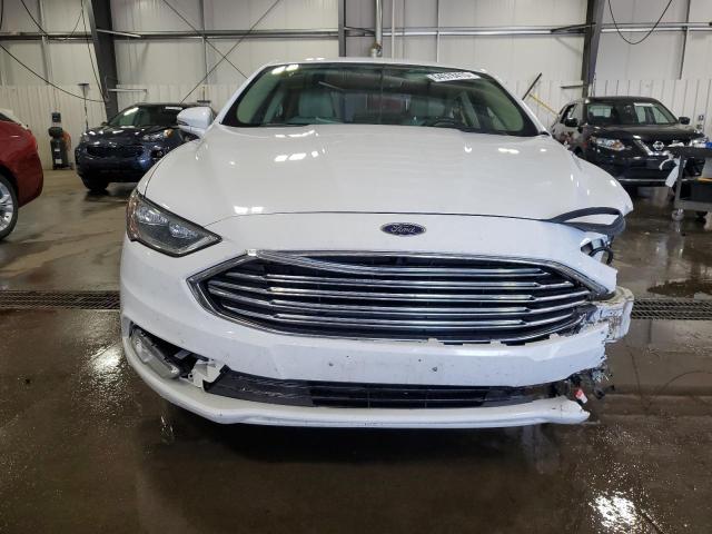  FORD FUSION 2017 Белы