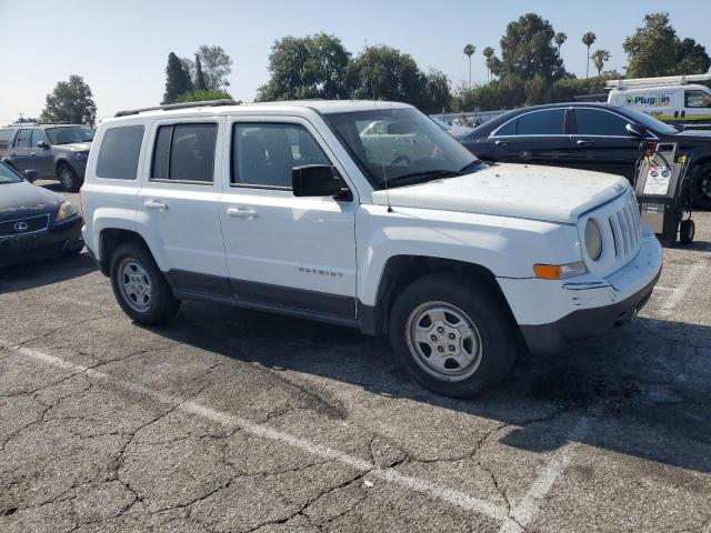 JEEP PATRIOT 2016 Белы