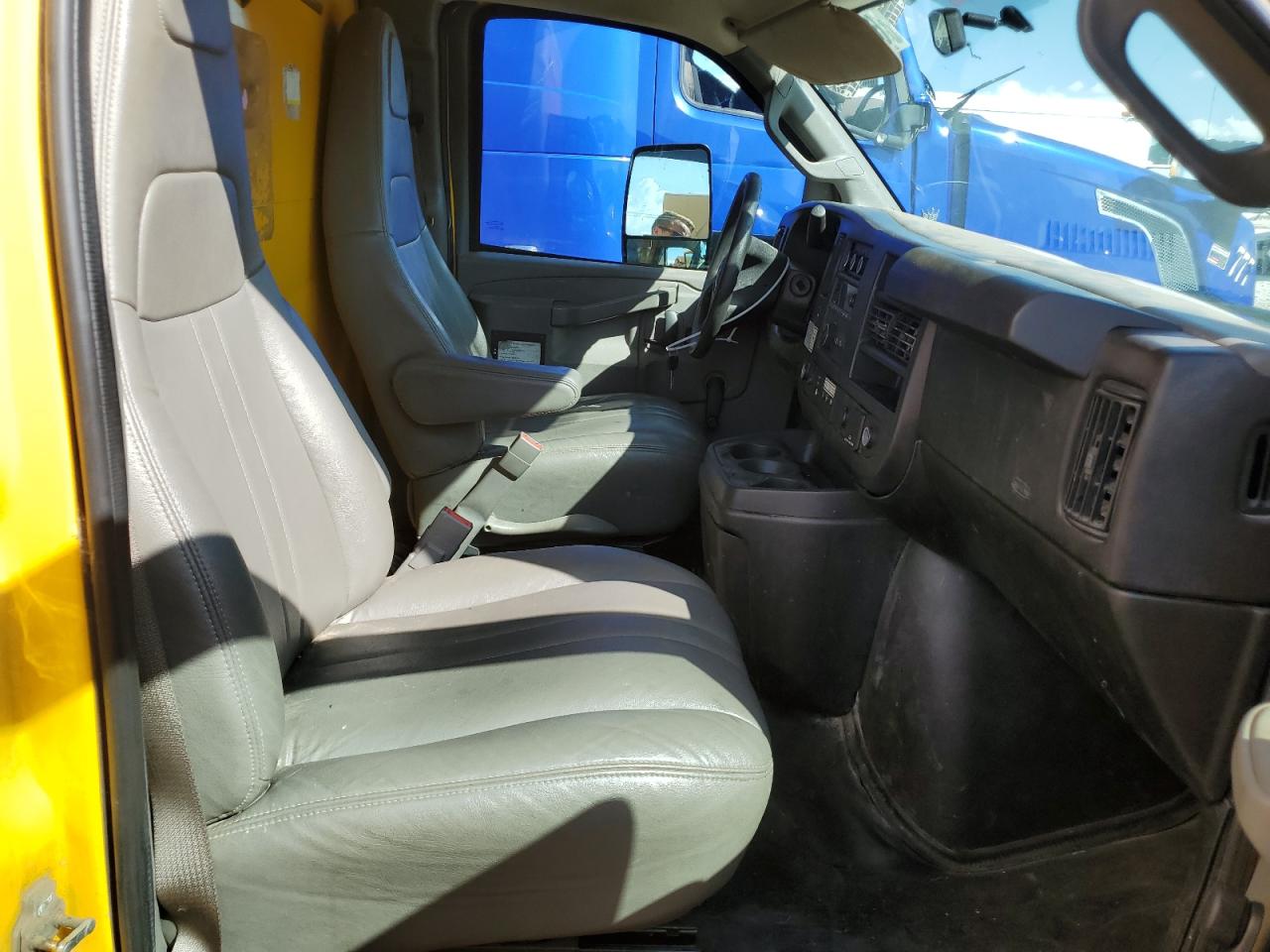 2018 GMC Savana Cutaway G3500 VIN: 7GZ37TCG3JN902278 Lot: 64409005