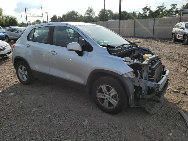  CHEVROLET TRAX 2017 Srebrny
