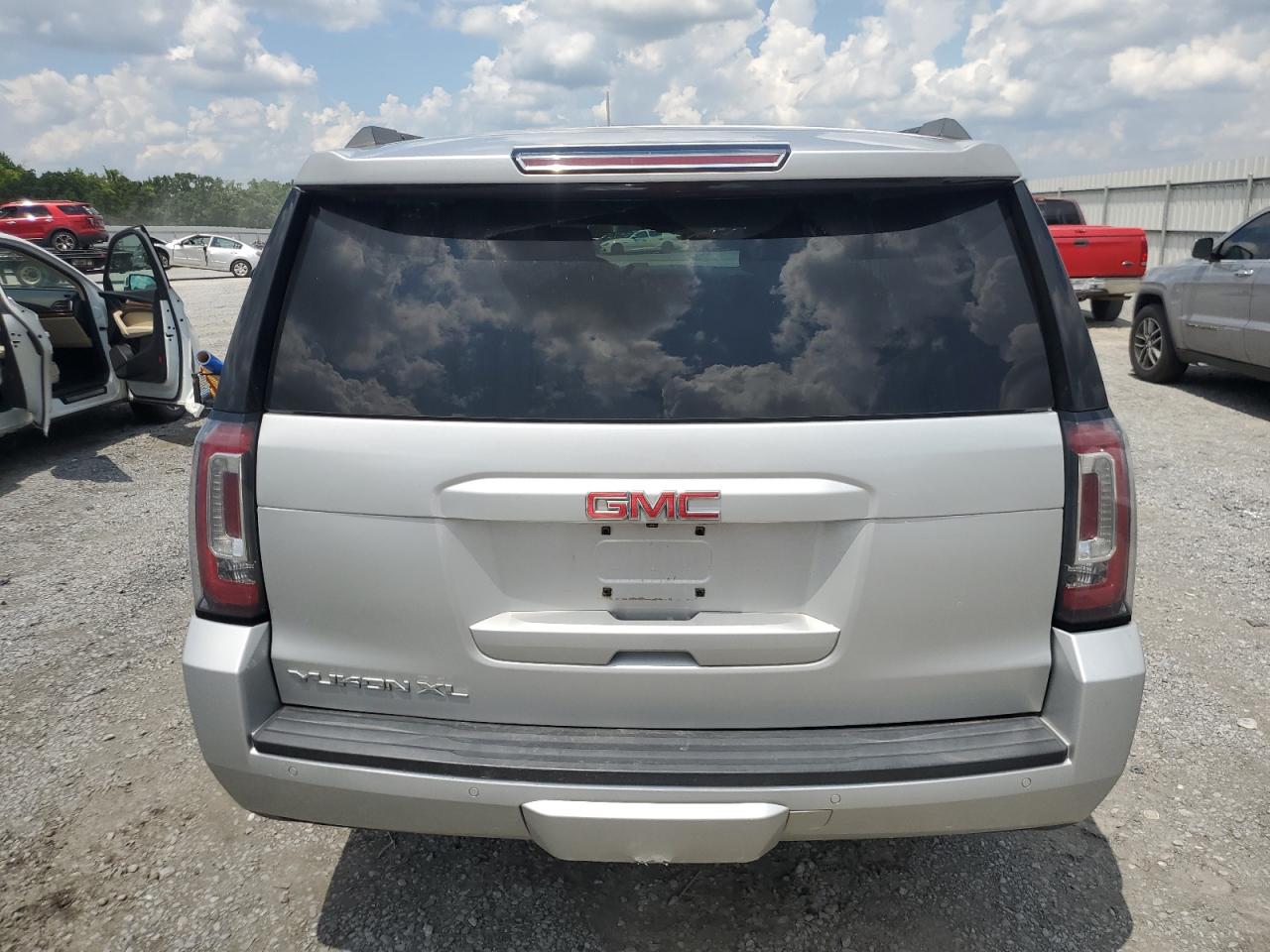 2019 GMC Yukon Xl K1500 Slt VIN: 1GKS2GKC0KR210278 Lot: 64865815
