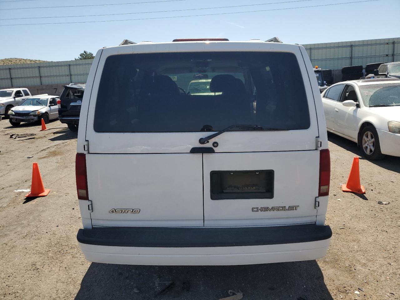 2003 Chevrolet Astro VIN: 1GNDM19XX3B138690 Lot: 65275155