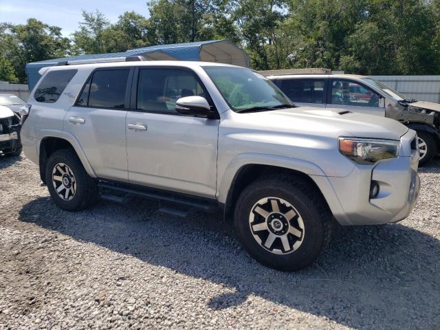  TOYOTA 4RUNNER 2018 Серебристый