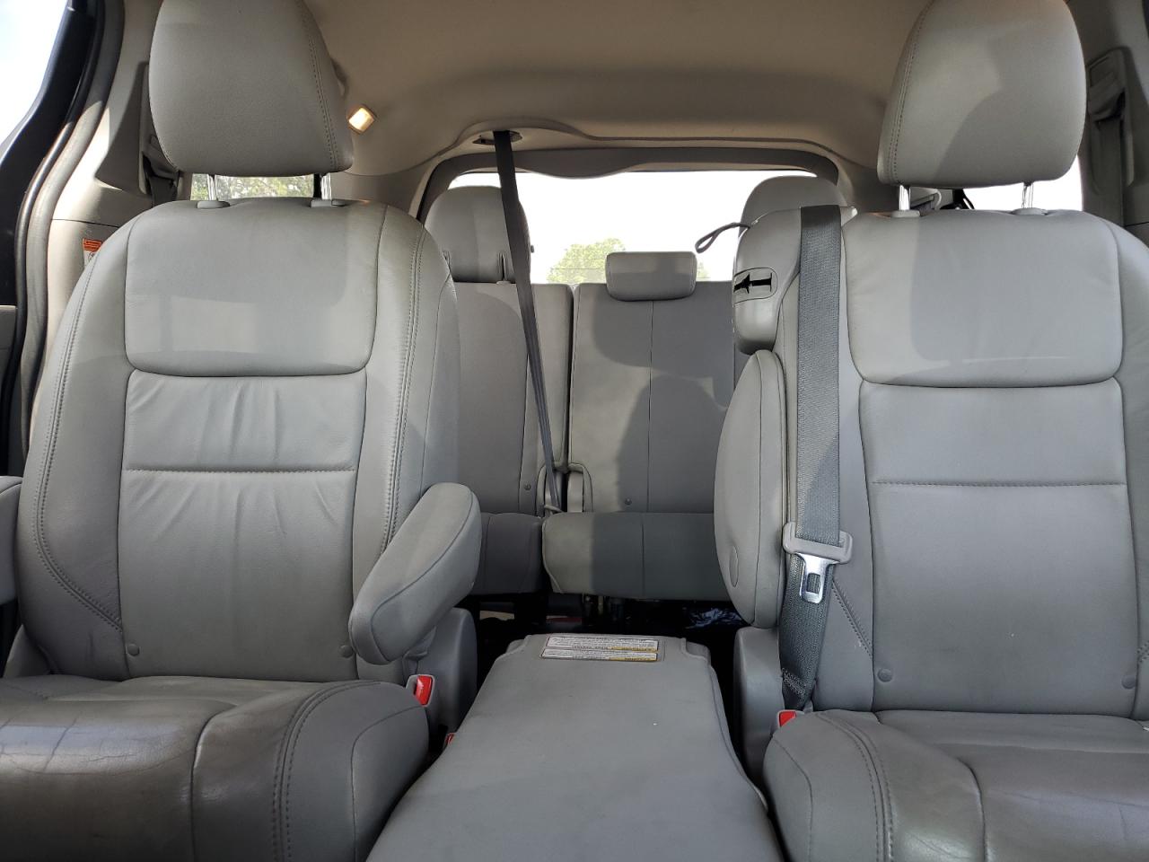 2015 Toyota Sienna Xle VIN: 5TDYK3DCXFS685715 Lot: 64407565