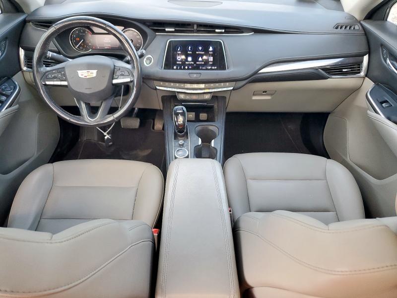  CADILLAC XT4 2020 Granatowy