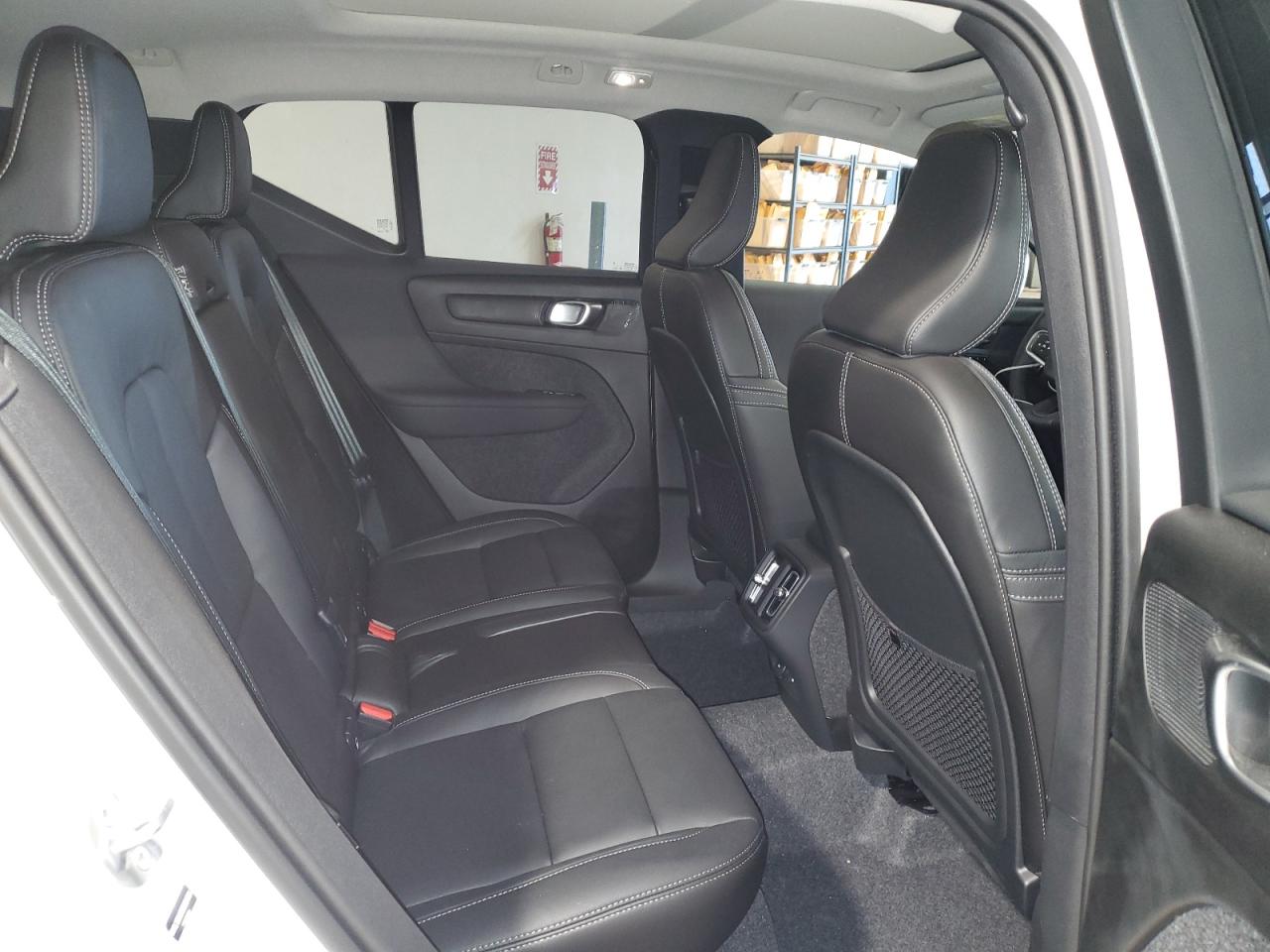 2025 Volvo Xc40 Core VIN: YV4L12UJ5S2604026 Lot: 63060135
