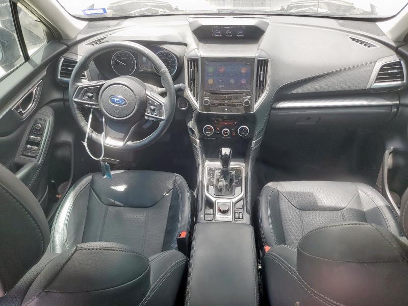  SUBARU FORESTER 2019 Srebrny