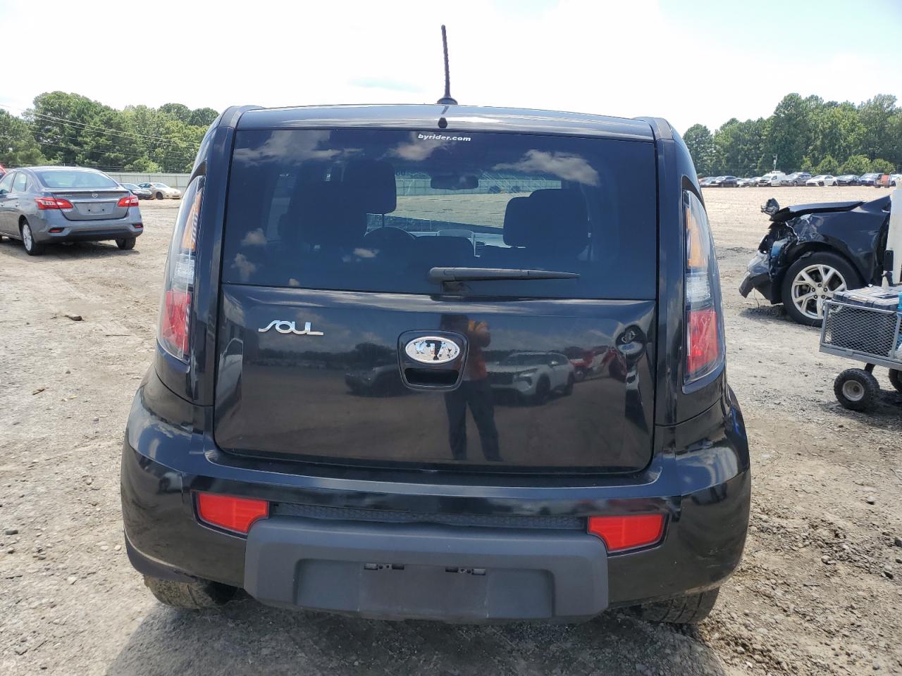 2011 Kia Soul + VIN: KNDJT2A26B7732313 Lot: 63449345