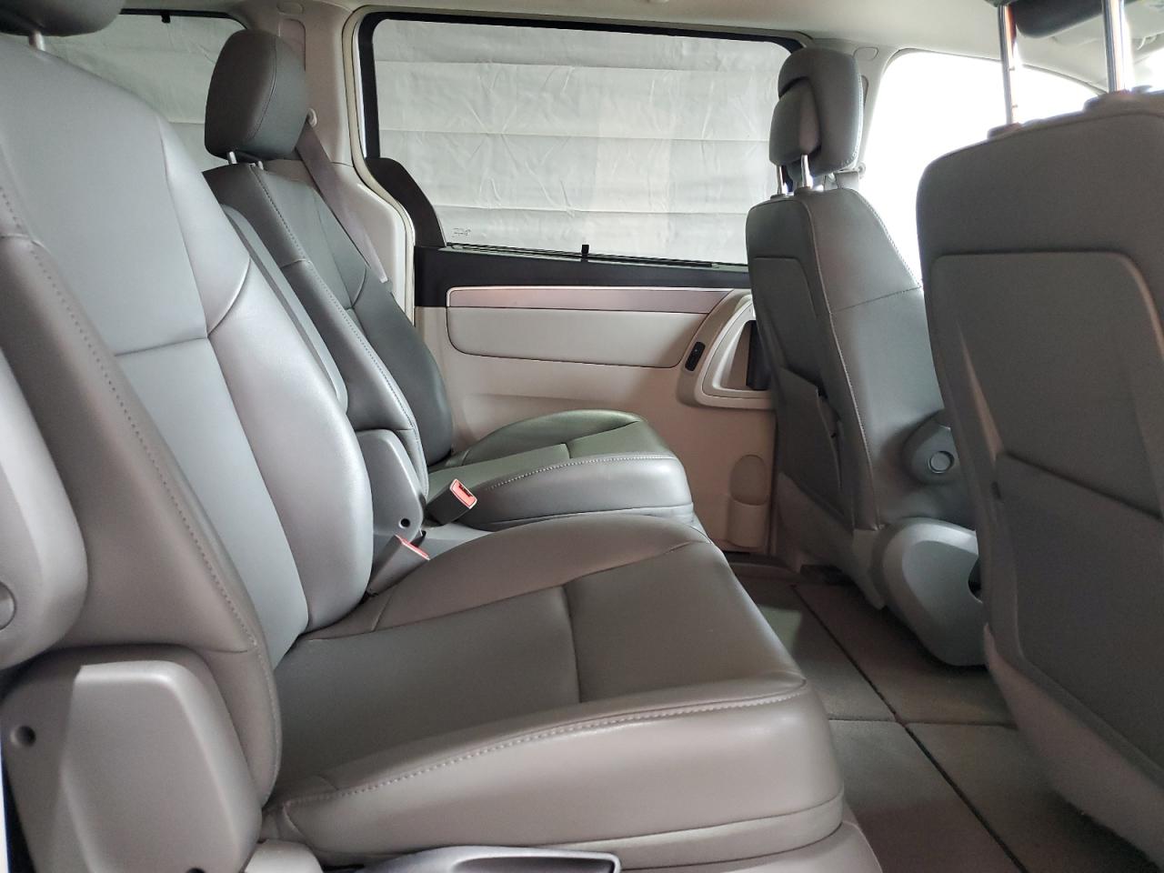 2011 Volkswagen Routan Se VIN: 2V4RW3DG8BR621855 Lot: 63208445