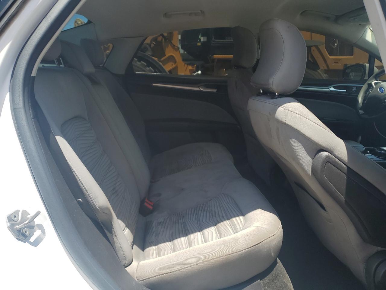 2016 Ford Fusion S VIN: 3FA6P0G74GR389105 Lot: 65675475