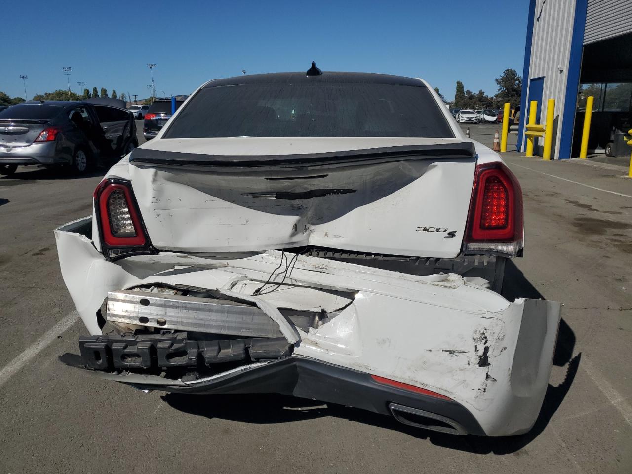 2015 Chrysler 300 S VIN: 2C3CCABG1FH859885 Lot: 64139075