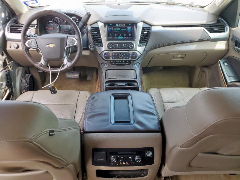 Parquets CHEVROLET SUBURBAN 2015 Silver