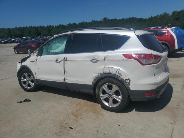 Паркетники FORD ESCAPE 2016 Белы