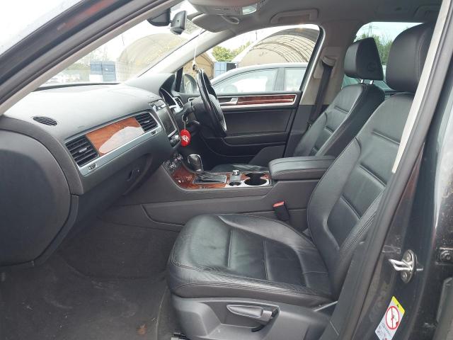 2011 VOLKSWAGEN TOUAREG V6