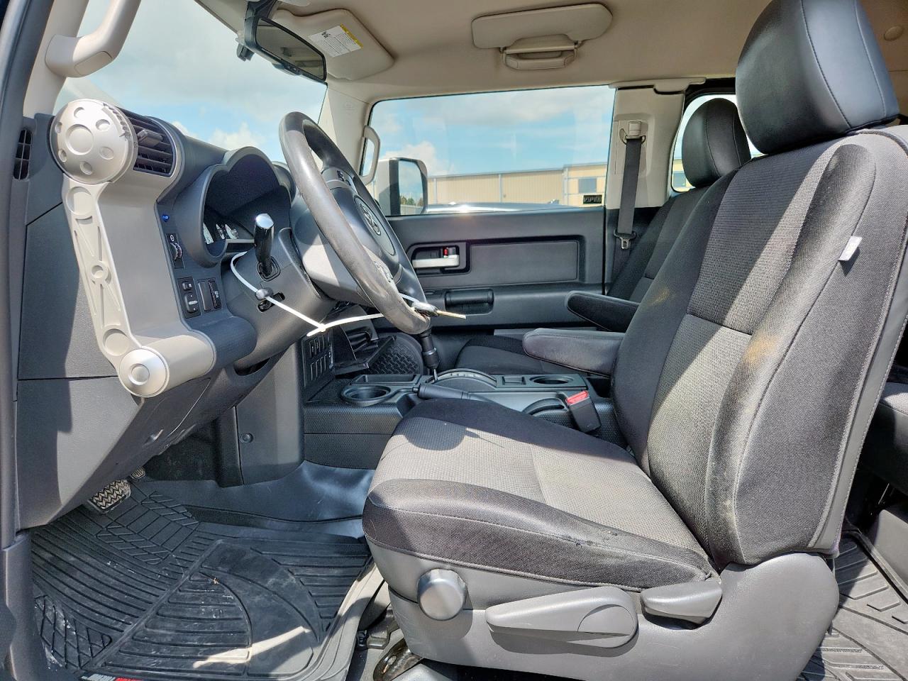 2011 Toyota Fj Cruiser VIN: JTEZU4BF2BK010858 Lot: 64424355