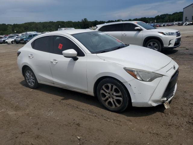Sedans TOYOTA SCION 2016 Biały
