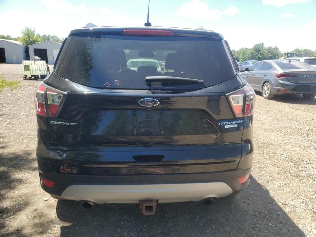  FORD ESCAPE 2017 Czarny