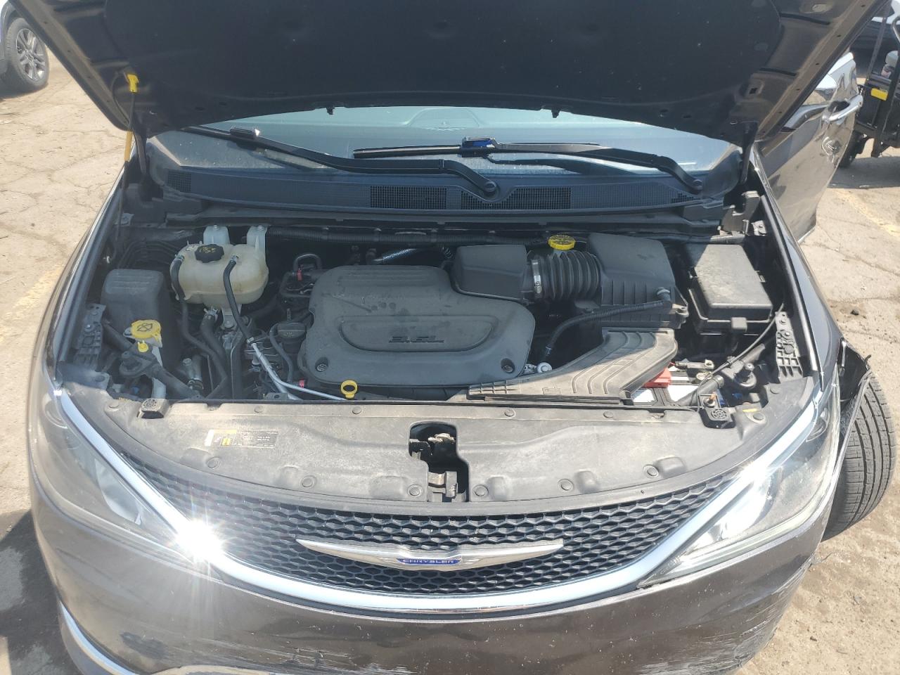 2020 Chrysler Pacifica Limited VIN: 2C4RC1GG5LR135735 Lot: 64766805