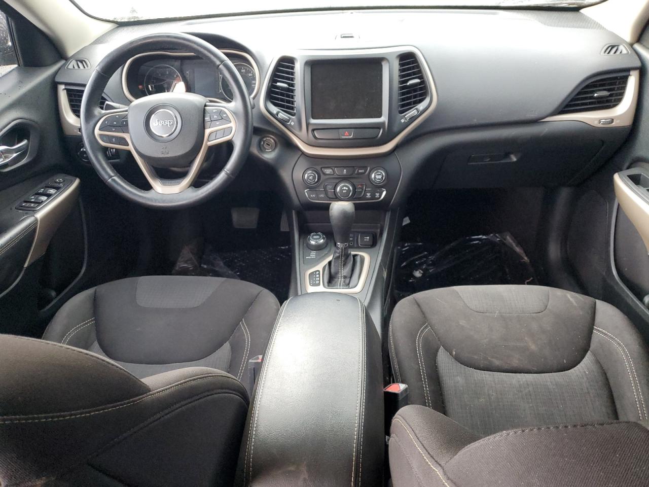 2017 Jeep Cherokee Latitude VIN: 1C4PJMCBXHW663858 Lot: 64079825