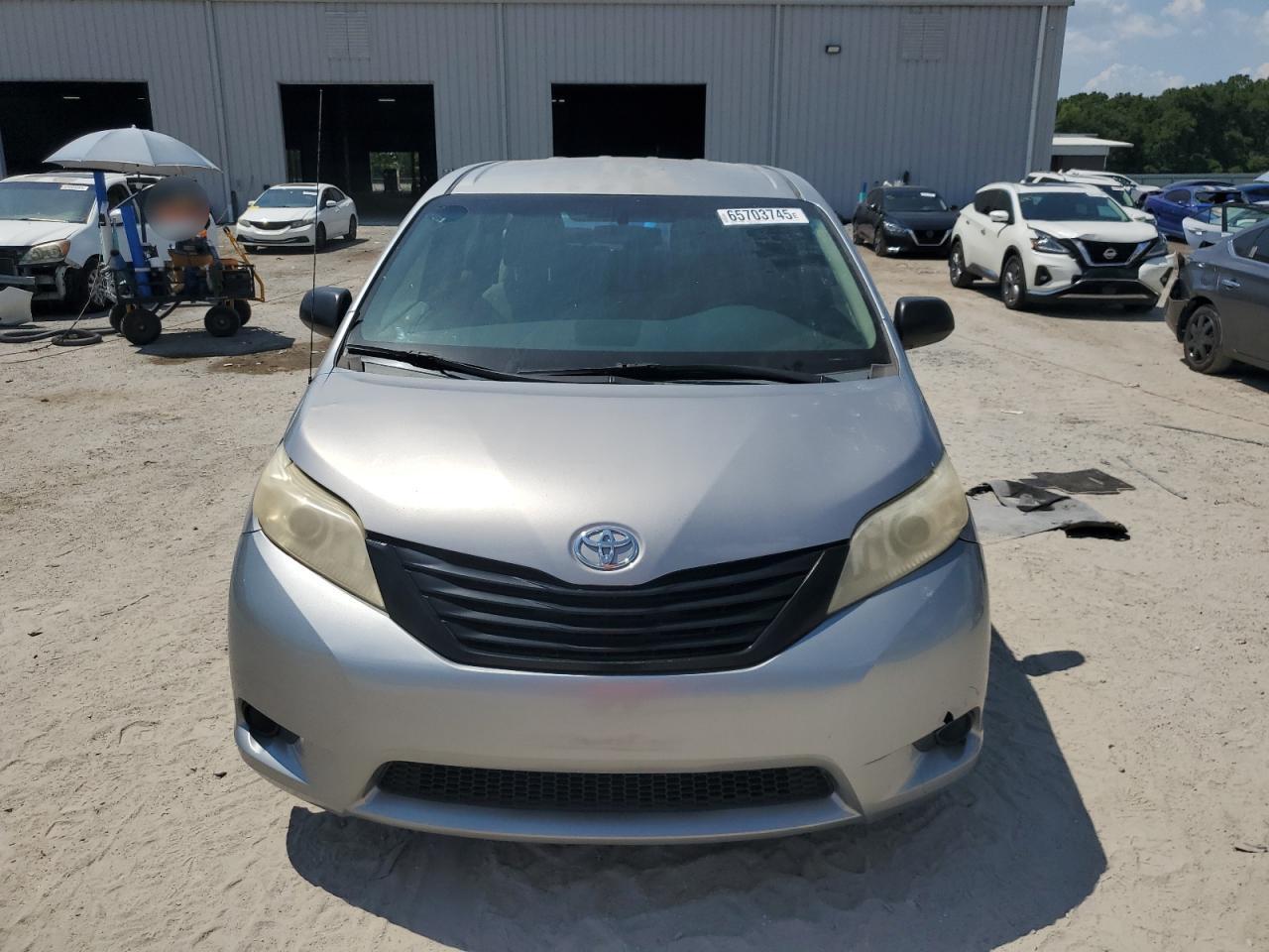 2011 Toyota Sienna Base VIN: 5TDKA3DC2BS006765 Lot: 65703745