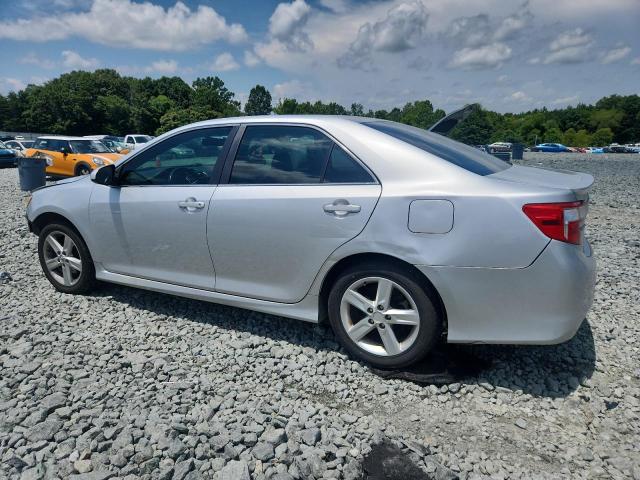  TOYOTA CAMRY 2014 Srebrny