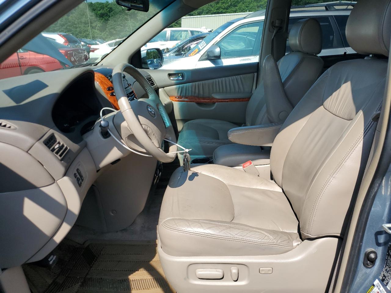 2008 Toyota Sienna Xle VIN: 5TDBK22C58S017343 Lot: 63578055