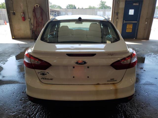 Седаны FORD FOCUS 2013 Белы