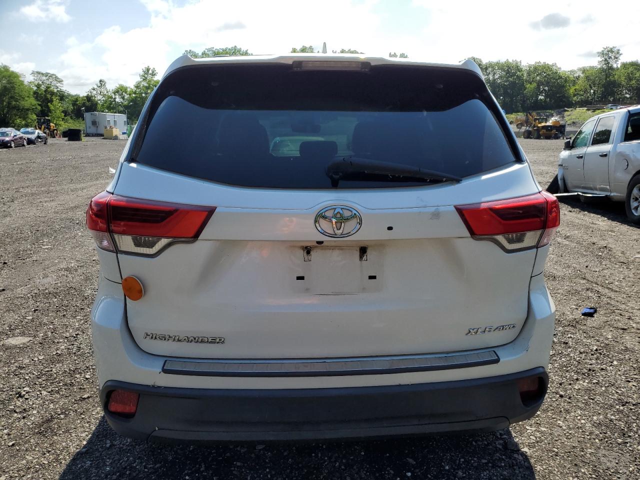 2017 Toyota Highlander Se VIN: 5TDJZRFHXHS367069 Lot: 64515005