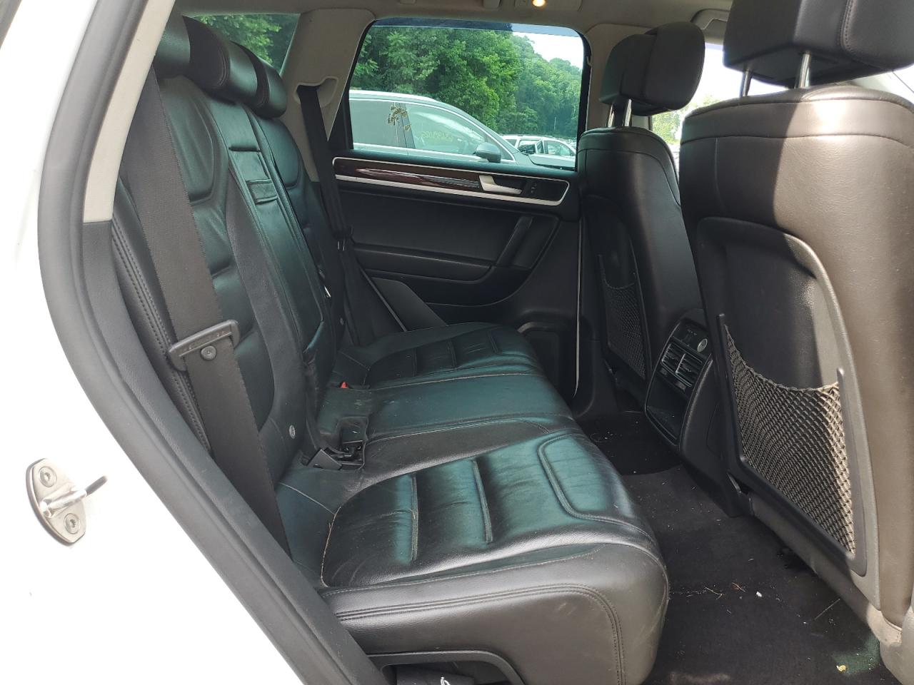 2014 Volkswagen Touareg V6 Tdi VIN: WVGEP9BP7ED013274 Lot: 64369745