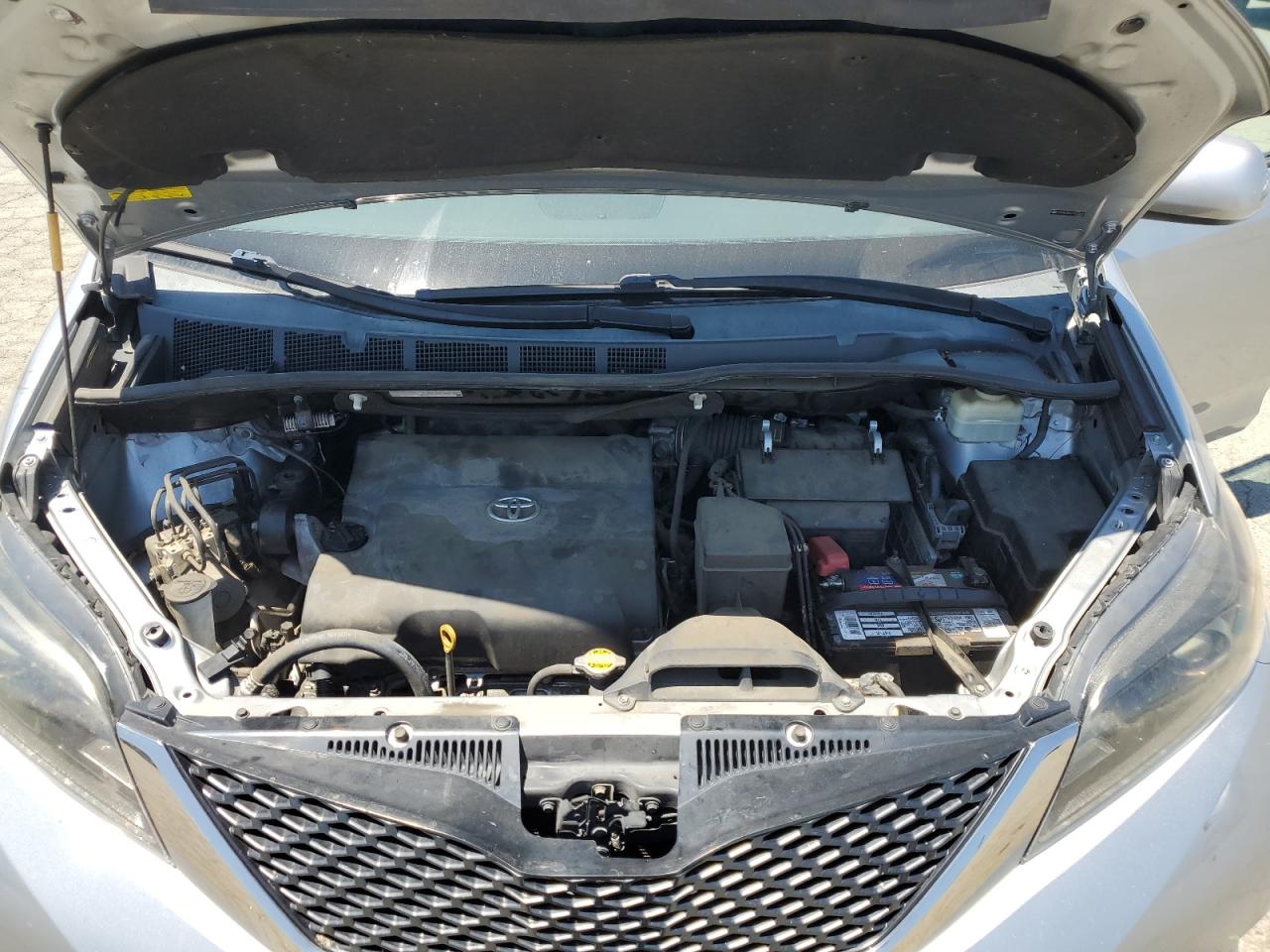 2015 Toyota Sienna Sport VIN: 5TDXK3DC4FS632505 Lot: 63234885