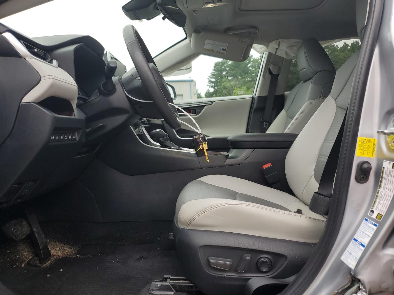 2022 Toyota Rav4 Limited VIN: 2T3N1RFV2NC266957 Lot: 63677945