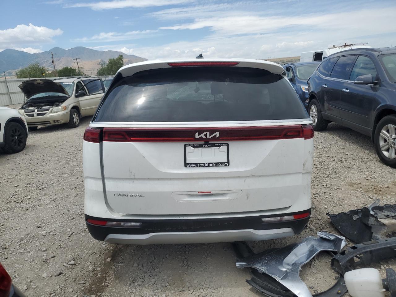 2024 Kia Carnival Lx VIN: KNDNB4H37R6393768 Lot: 63253555