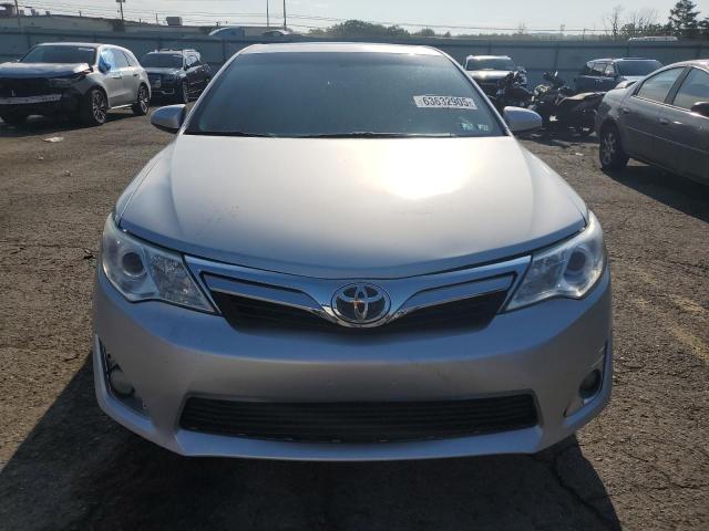 TOYOTA CAMRY 2012 Srebrny