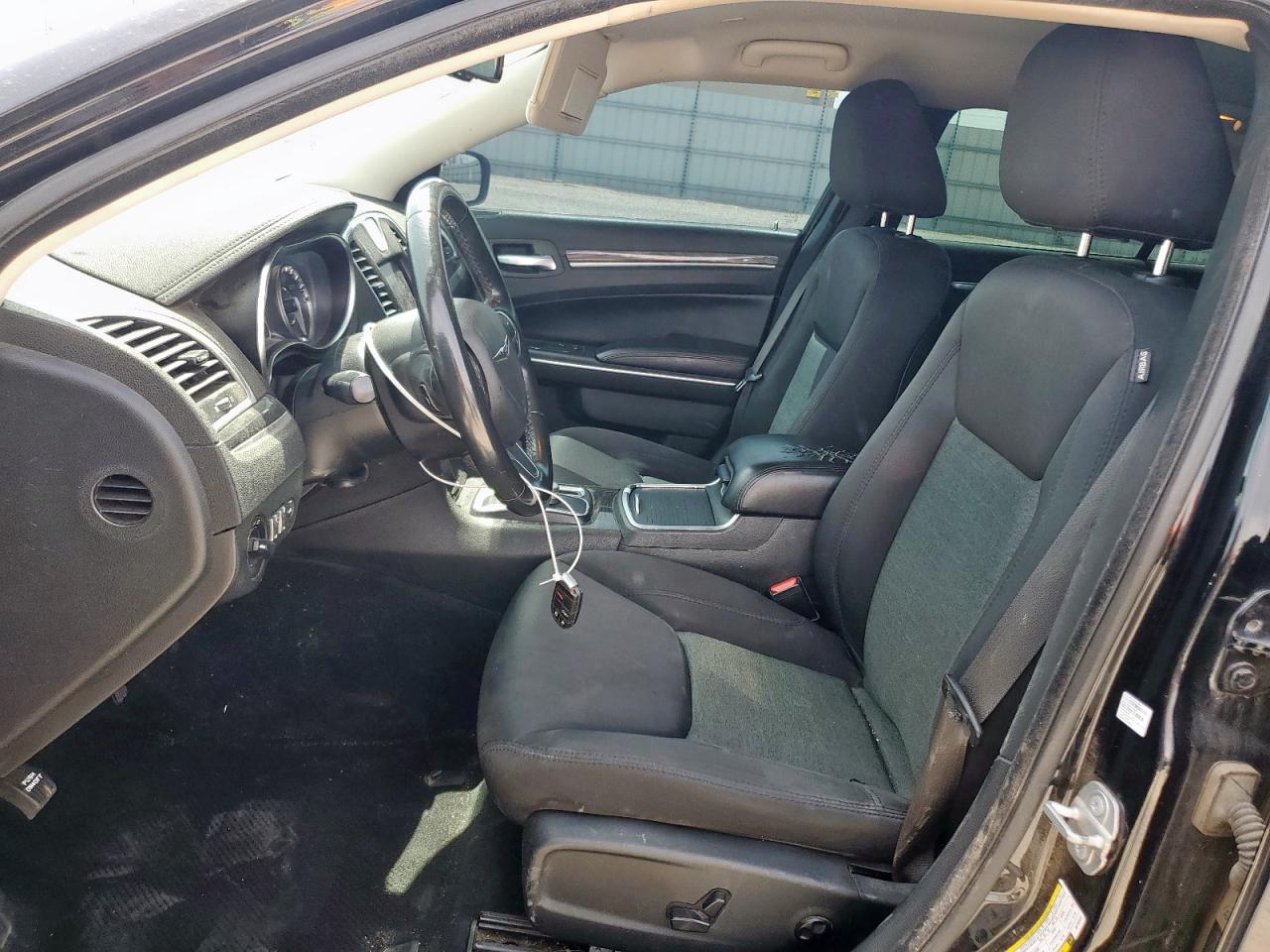 2019 Chrysler 300 Touring VIN: 2C3CCAAG3KH755667 Lot: 64408265