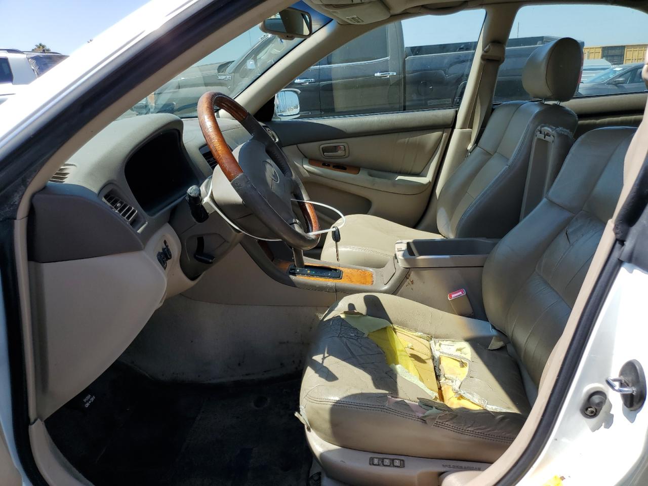 2000 Lexus Es 300 VIN: JT8BF28G6Y0272292 Lot: 63679475