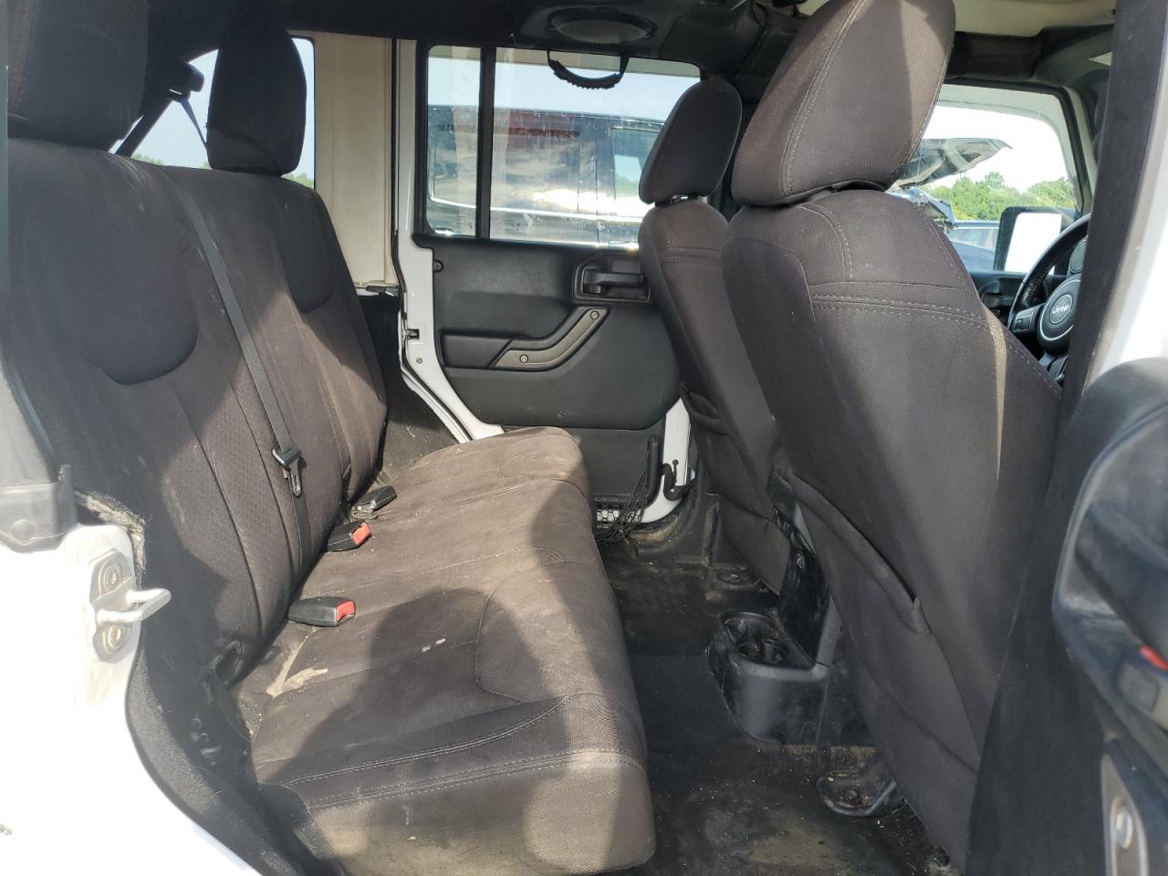 2014 Jeep Wrangler Unlimited Sport VIN: 1C4BJWDG0EL119852 Lot: 63631245