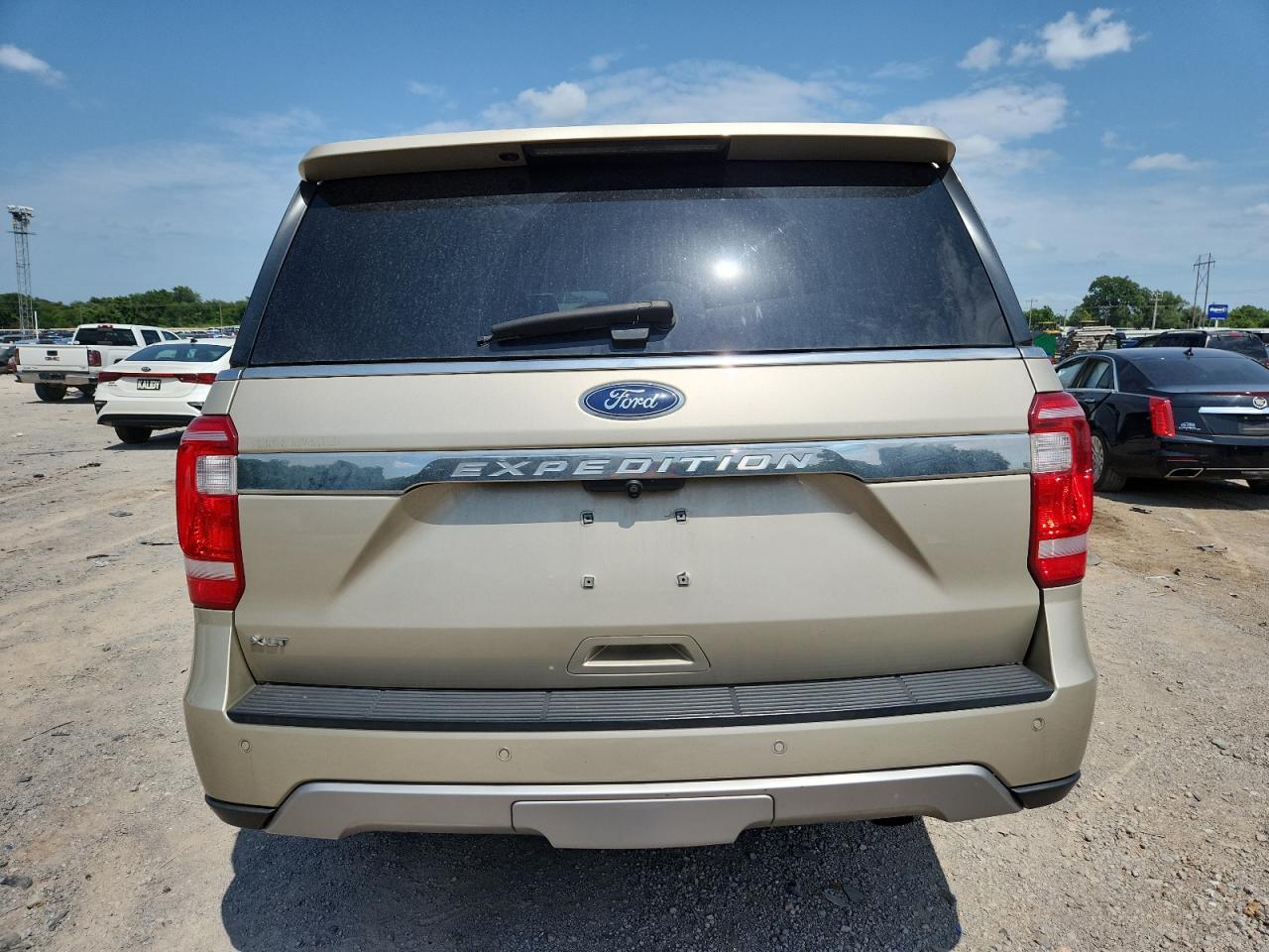 2018 Ford Expedition Xlt VIN: 1FMJU1JT0JEA23799 Lot: 64293415