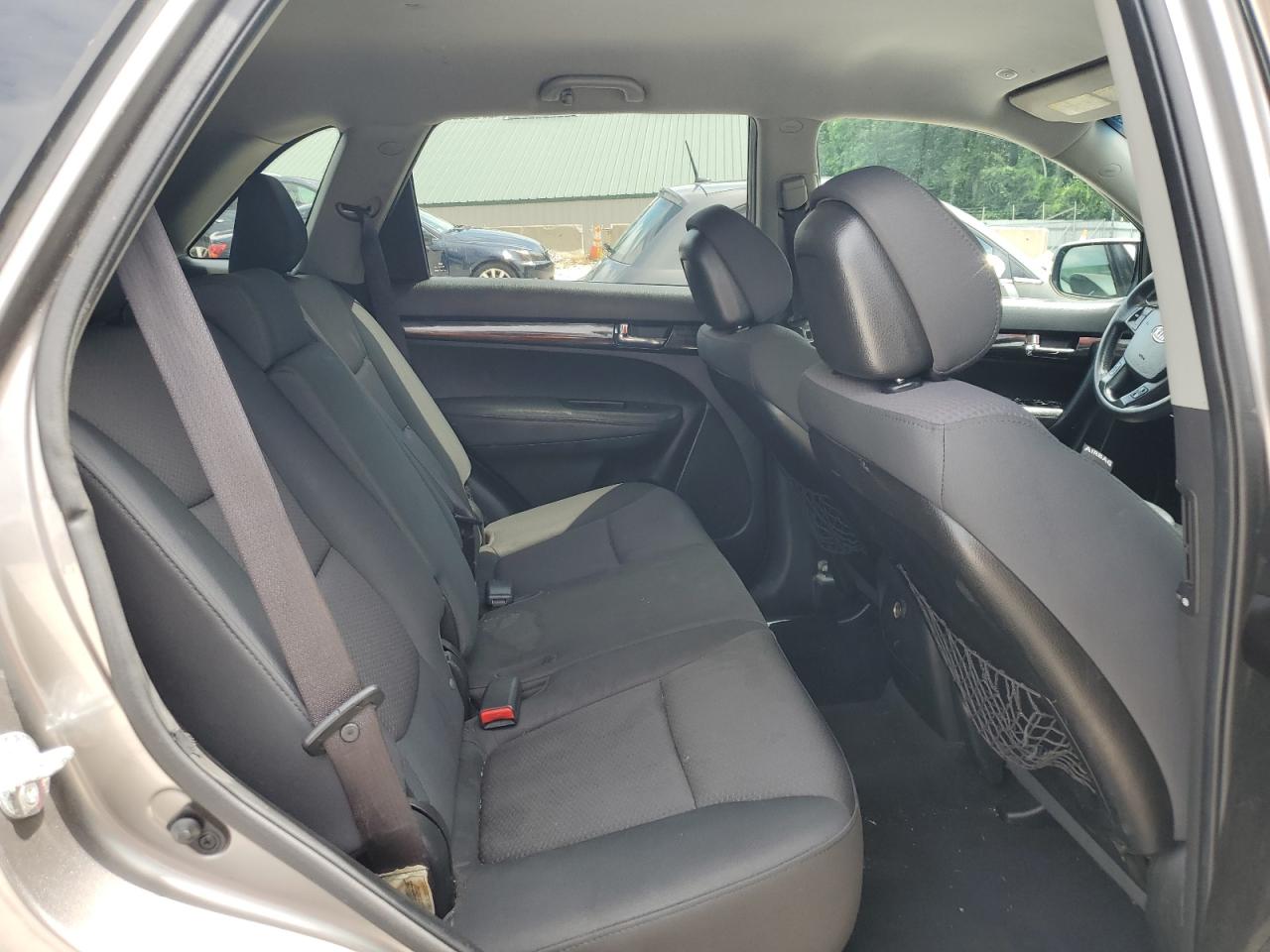 2012 Kia Sorento Base VIN: 5XYKT3A18CG229050 Lot: 63184335